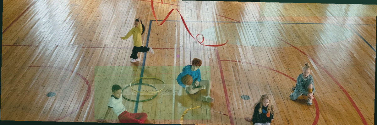 连续流动的数据块抽象图，表现皇冠现金文章动态每日更新15条实操内容的持续节奏